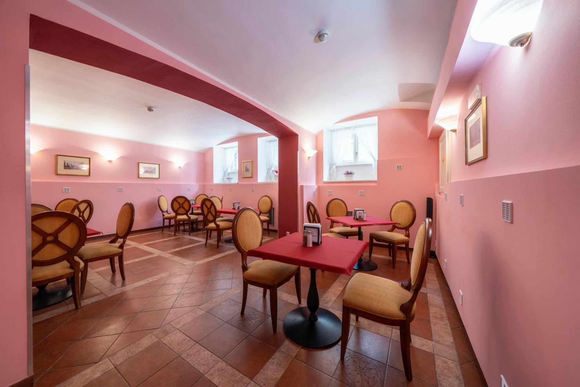 Hotel Raffaello Praga Exterior foto